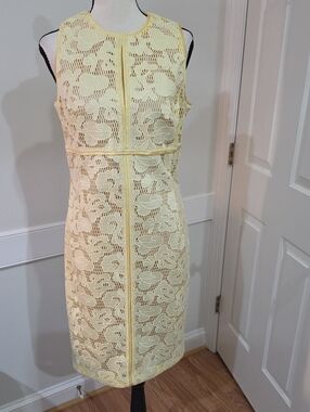 Worth New York Yellow Eyelet Keyhole Front Scuba Dress -  Size 6